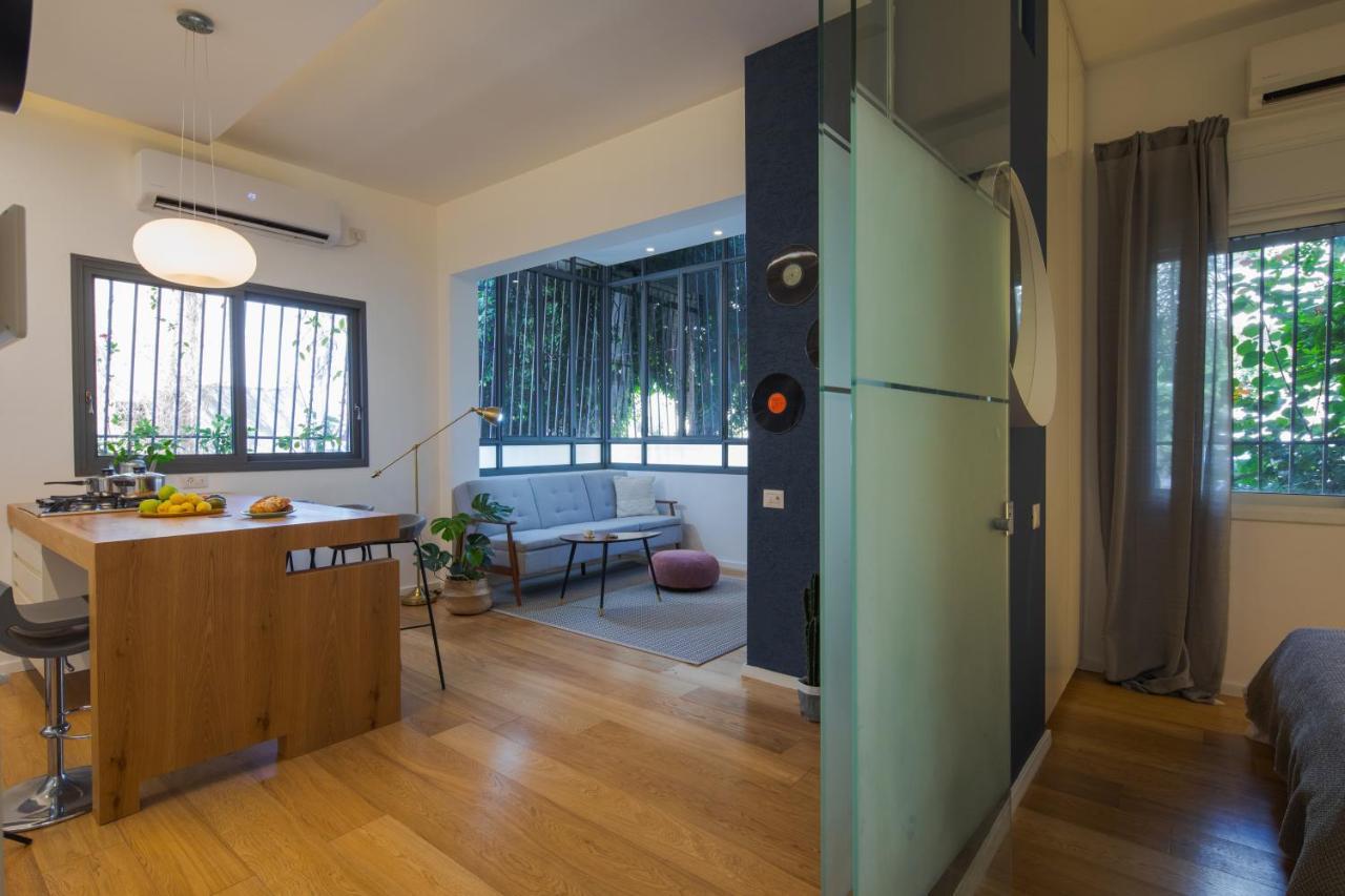 Apartment Modern Apt By The *